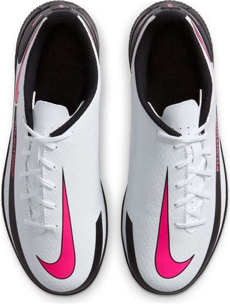 nike indoorschoenen dames welke maat|nike klein of half groot.